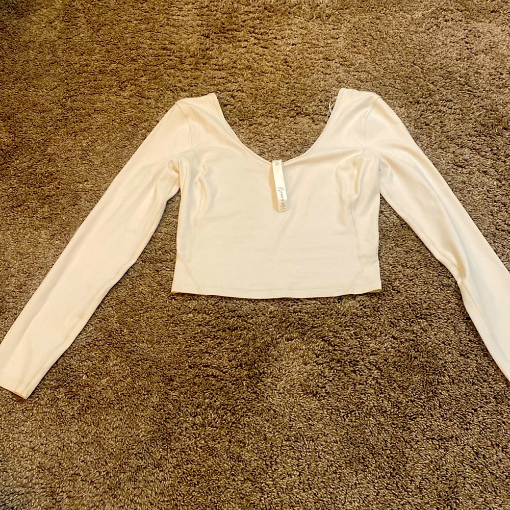 Lulu Lemon size 6 long sleeve crop